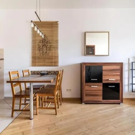 Urban Chic - One Bedroom - Luxury - Platinum Towers *