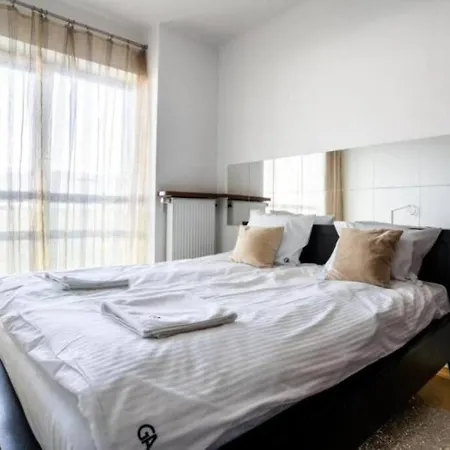 Urban Chic - One Bedroom - Luxury - Platinum Towers *